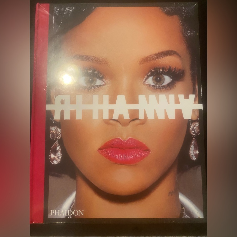 *LIMITED EDITION* RHIANNA COFFEE TABLE BOOK